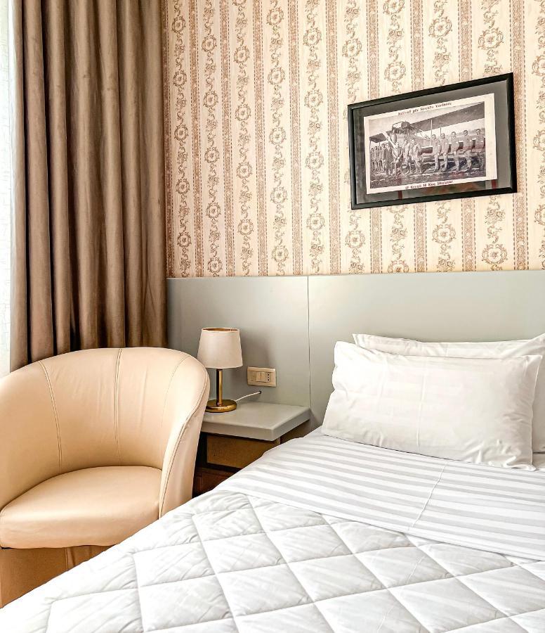 Tirana International Hotel&Conference Center Esterno foto