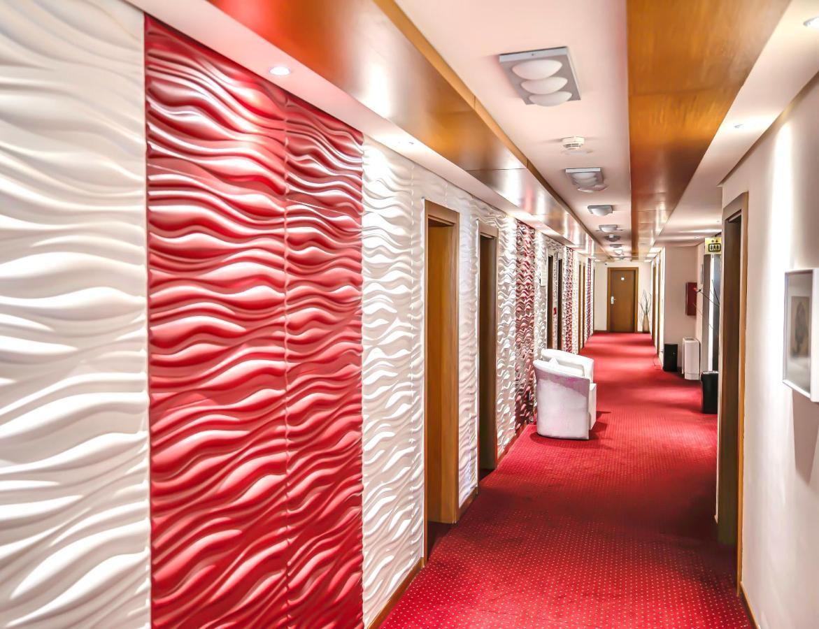 Tirana International Hotel&Conference Center Esterno foto