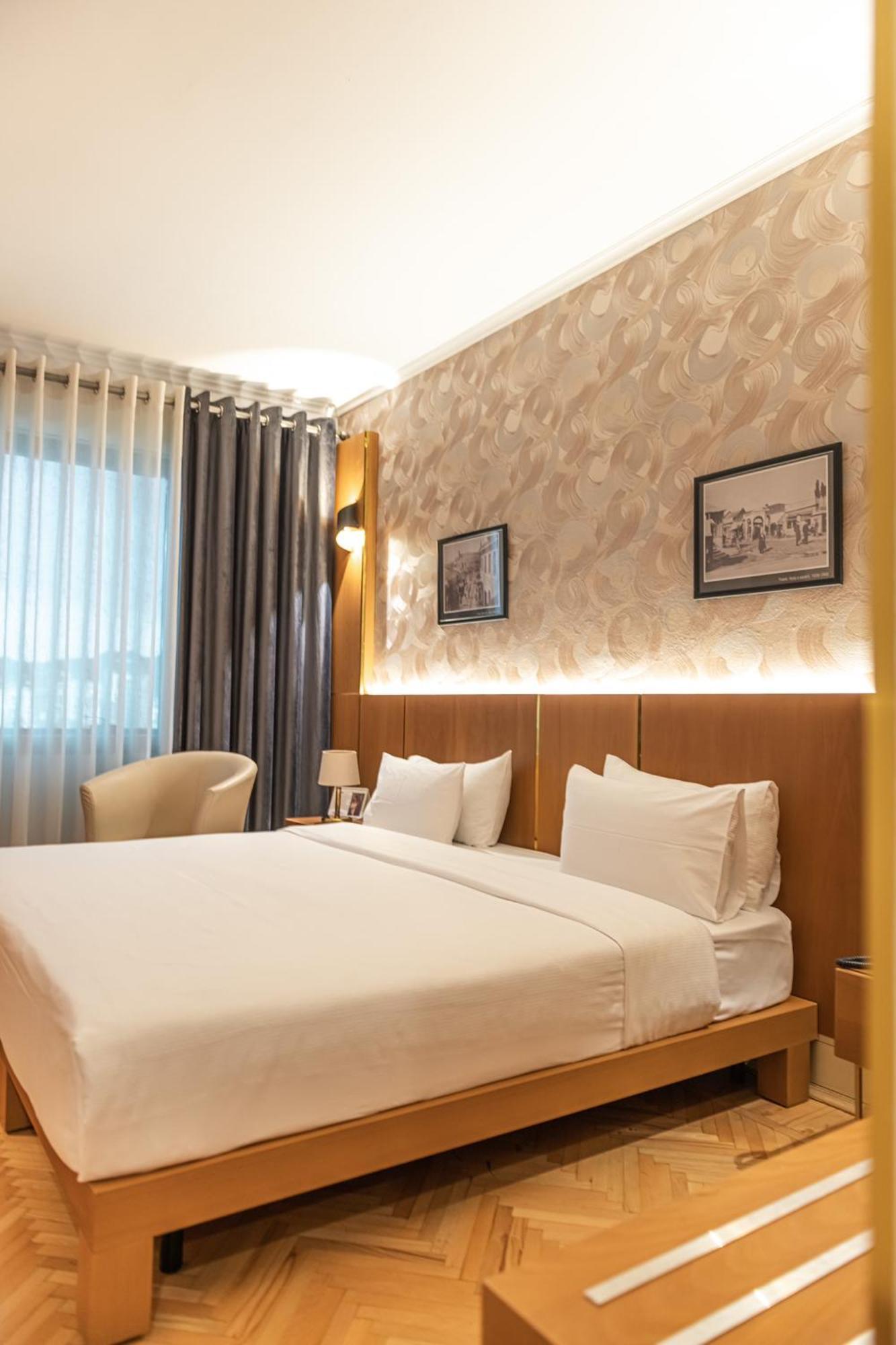 Tirana International Hotel&Conference Center Esterno foto