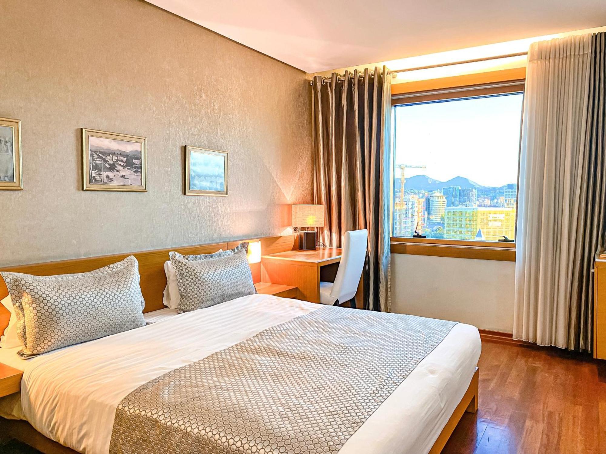 Tirana International Hotel&Conference Center Esterno foto