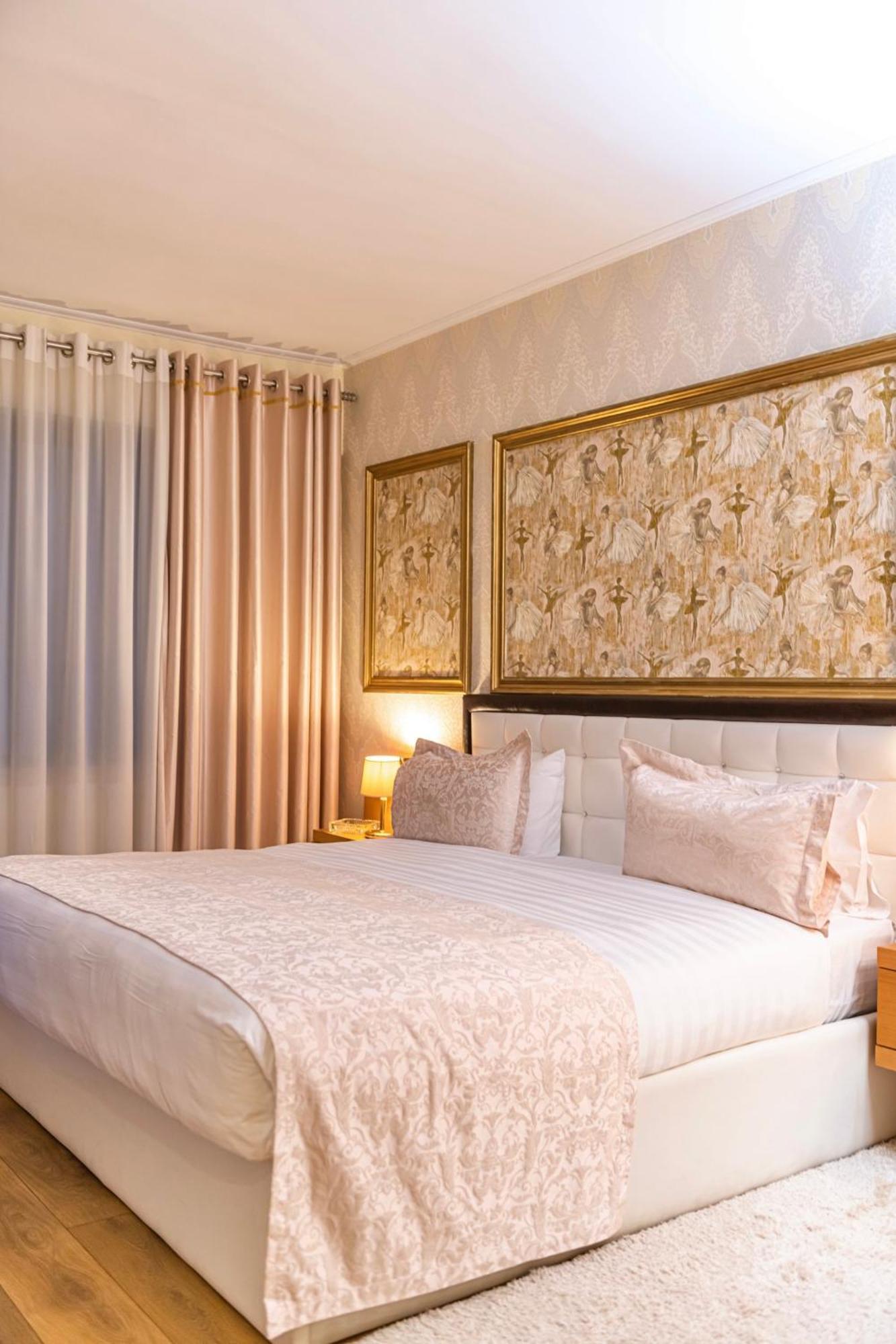 Tirana International Hotel&Conference Center Esterno foto