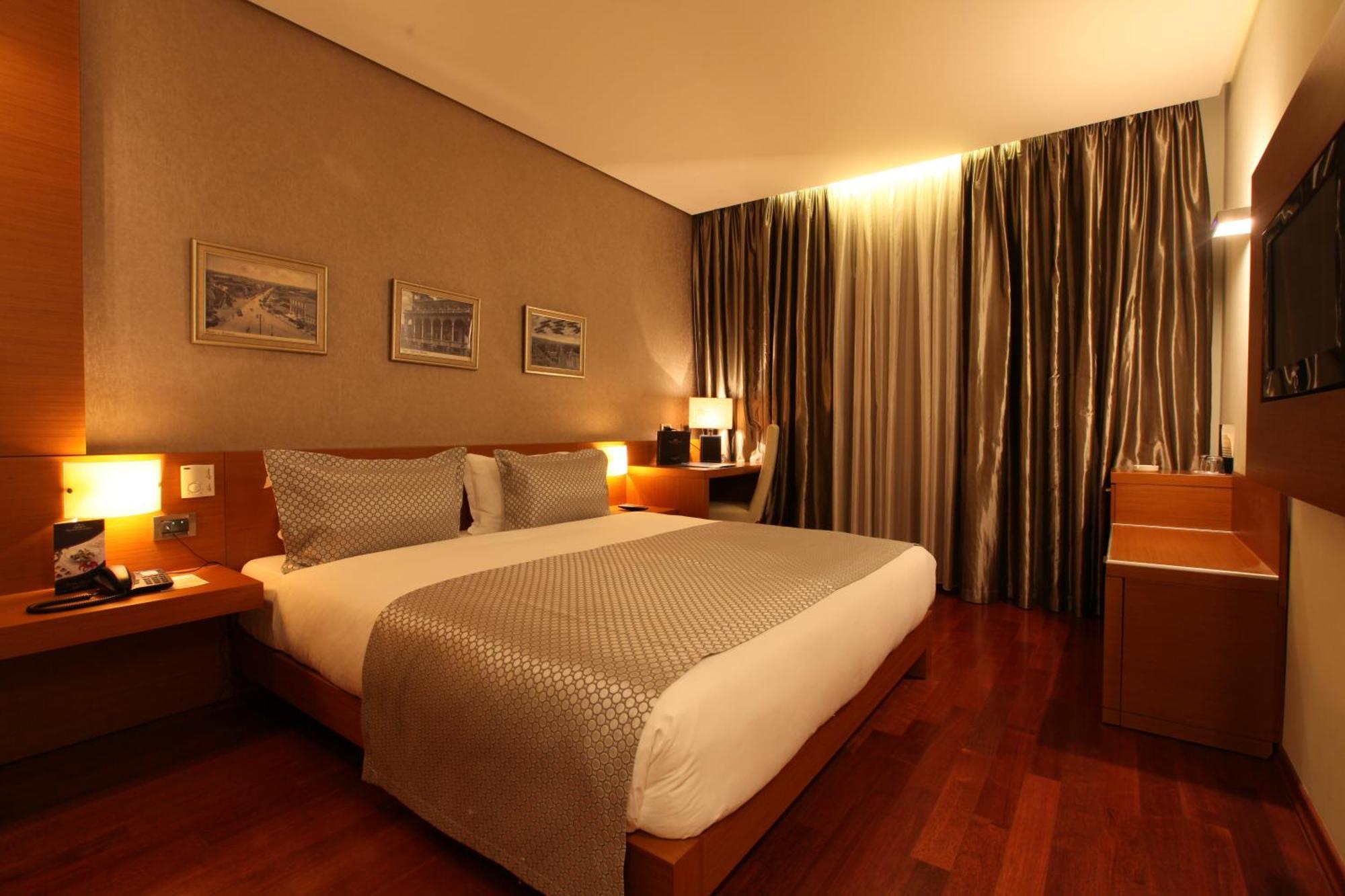 Tirana International Hotel&Conference Center Esterno foto