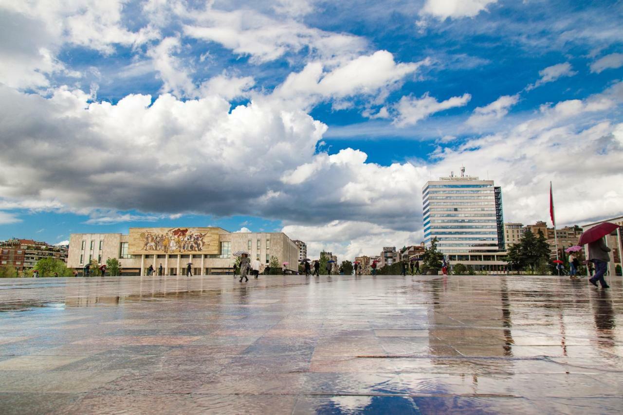 Tirana International Hotel&Conference Center Esterno foto